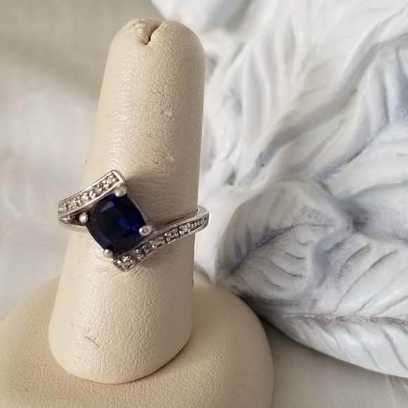 Sapphire Blue Crystal & Marcasite Ring Size 7 - Picture 9 of 11